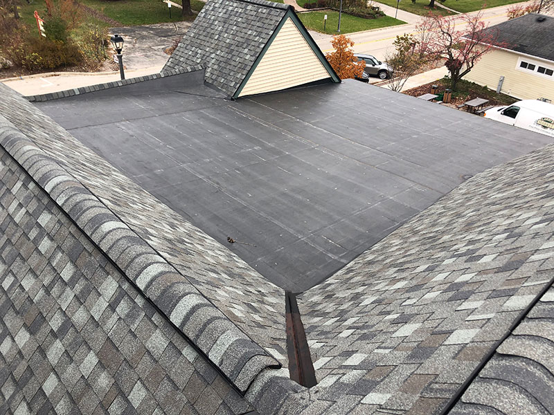 Wisconsin Roofing LLC | Milwaukee | Commercial Roofs | CertainTeed Landmark PRO | Georgetown Grey | EPDM Rubber Roof