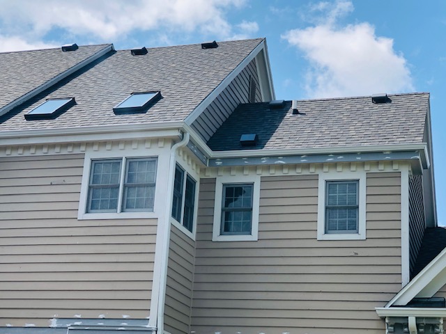 Wisconsin Roofing LLC | Mequon | New Roof | Installed before the sale of home | Upgraded ventilation | CertainTeed Landmark Driftwood Side