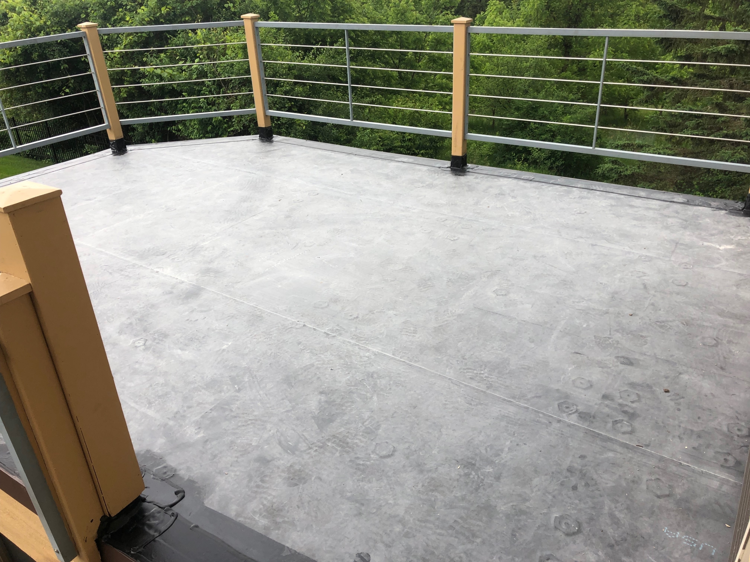 Wisconsin Roofing LLC | Best Work | Flat Deck | Railings | Waukesha