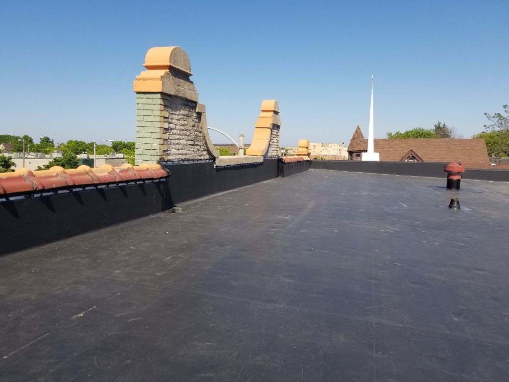 Wisconsin Roofing LLC | Commercial | Flat Roof | Corners | Milwaukee
